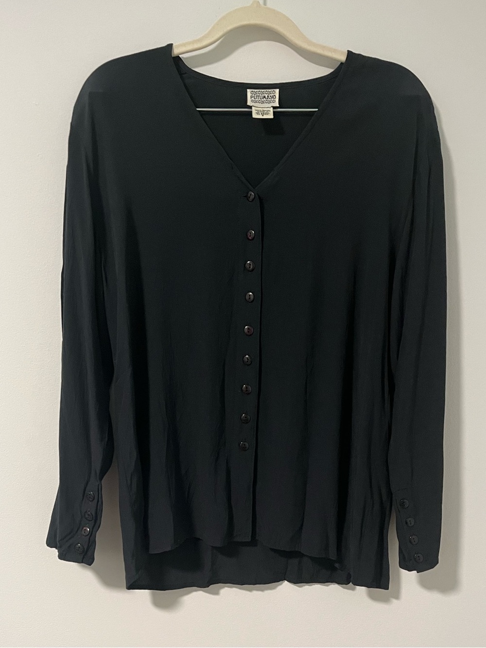Putumayo Black V-Neck Button Front Blouse *Vintage Japanese Street Fashion